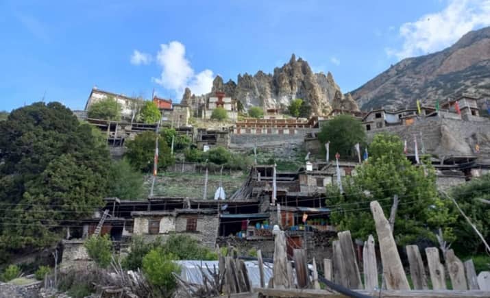 Braga village Manang