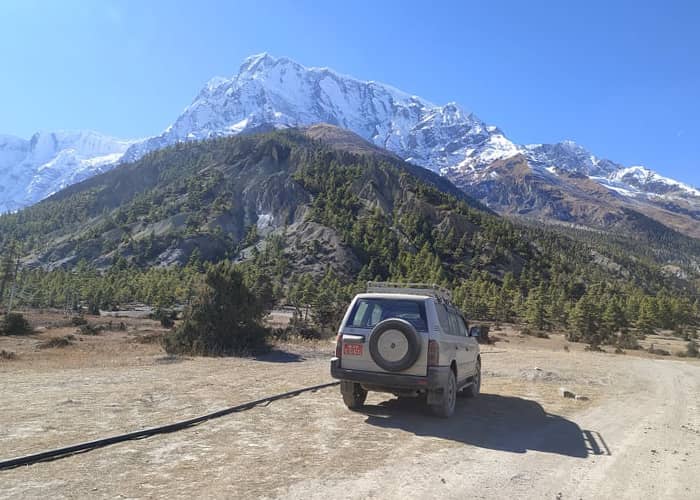 4WD drive to the Manang village.