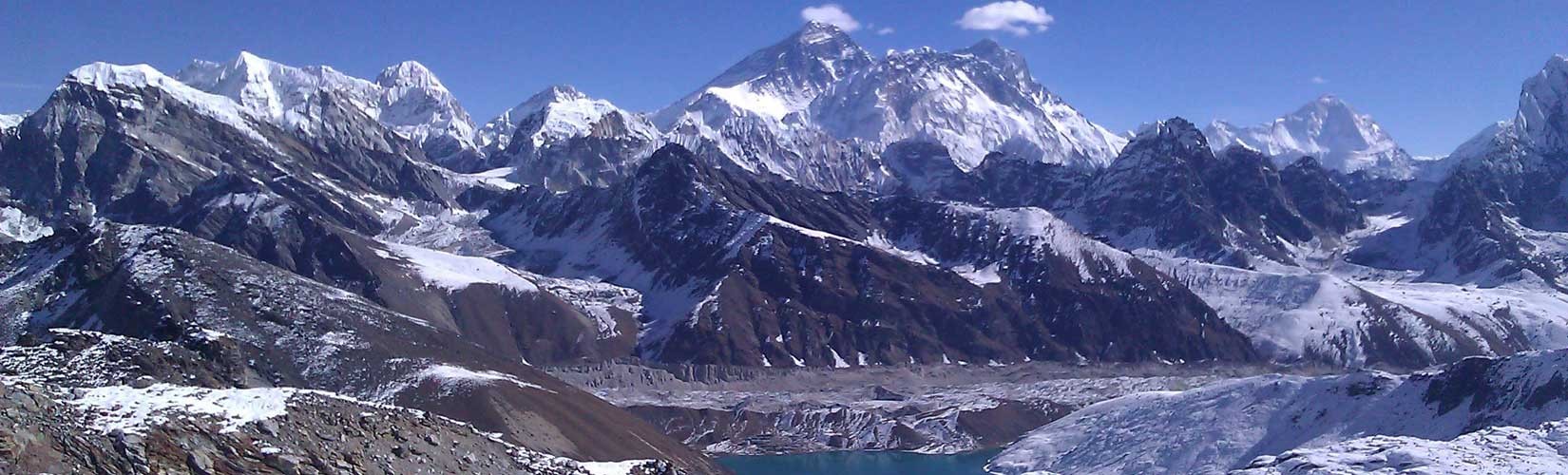 View of Mt Everest and Gokyo Lake from Renjo La